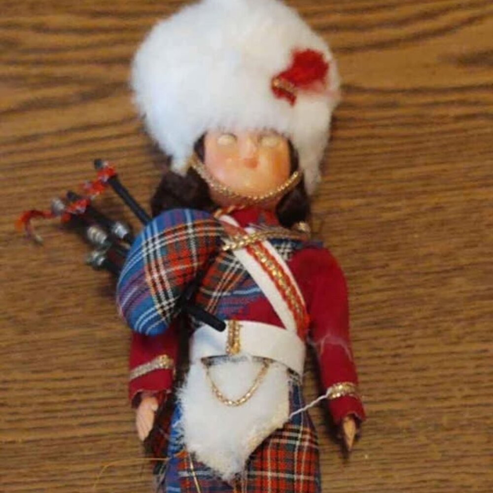 Vintage Sleepy Eyed Lass Doll With Bag Pipes Made In England